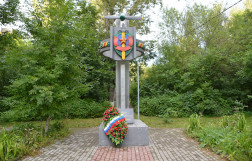 Памятник авиаторам Быковского пограничного авиационного полка