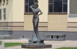 Памятник Любови Орловой (Звенигород)