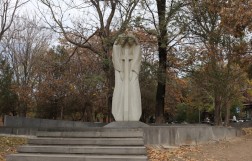 Скульптура Единый крест, Ереван