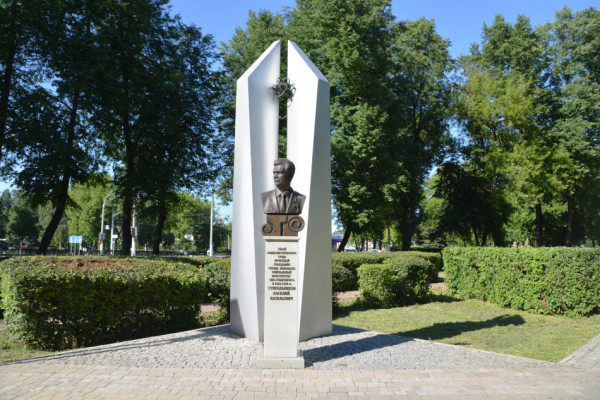 Памятник Стекольникову в Подольске