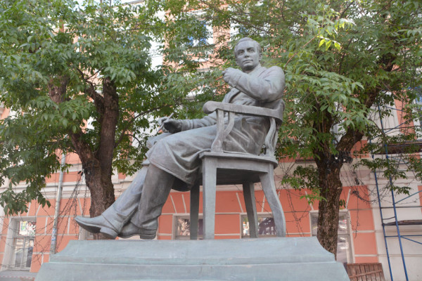 Памятник Чижевскому, Калуга