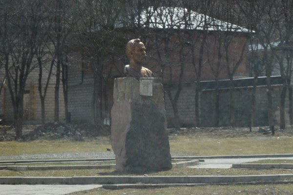 Памятник К. Л. Хетагурову в Верхнем Фиагдоне
